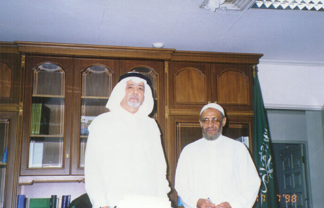 الكاتب والسفير السعودي عبد الله عالم أندونيسيا ـ جاكرتا 16/3/1419?
